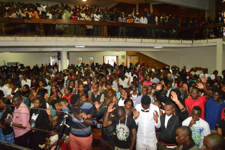 bahati prayer crowd