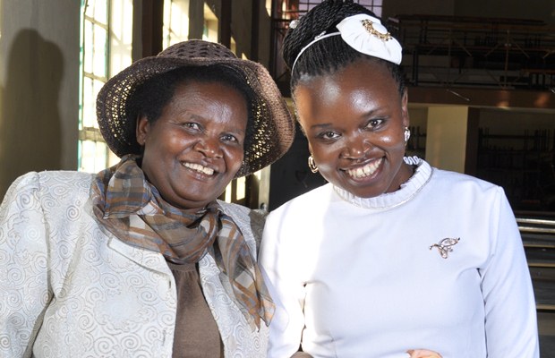 henrie mutuku and mother